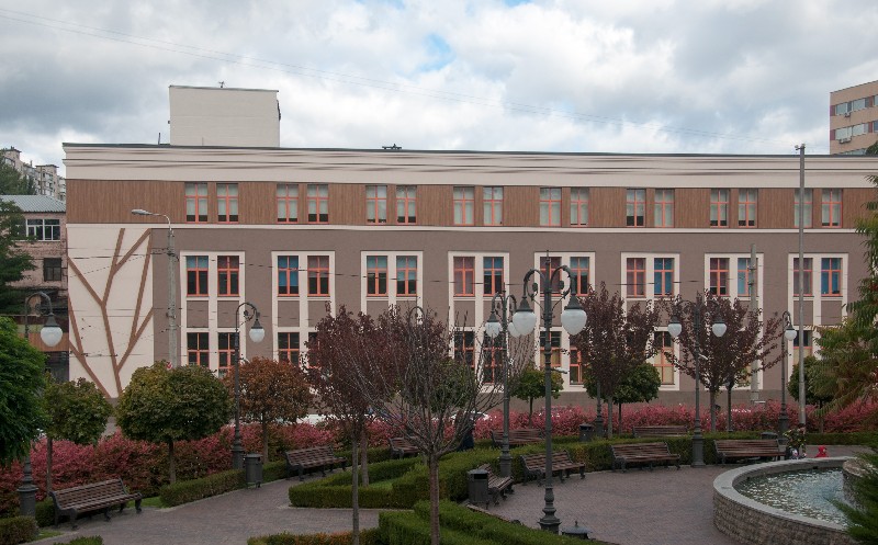 Реконструкція фасаду