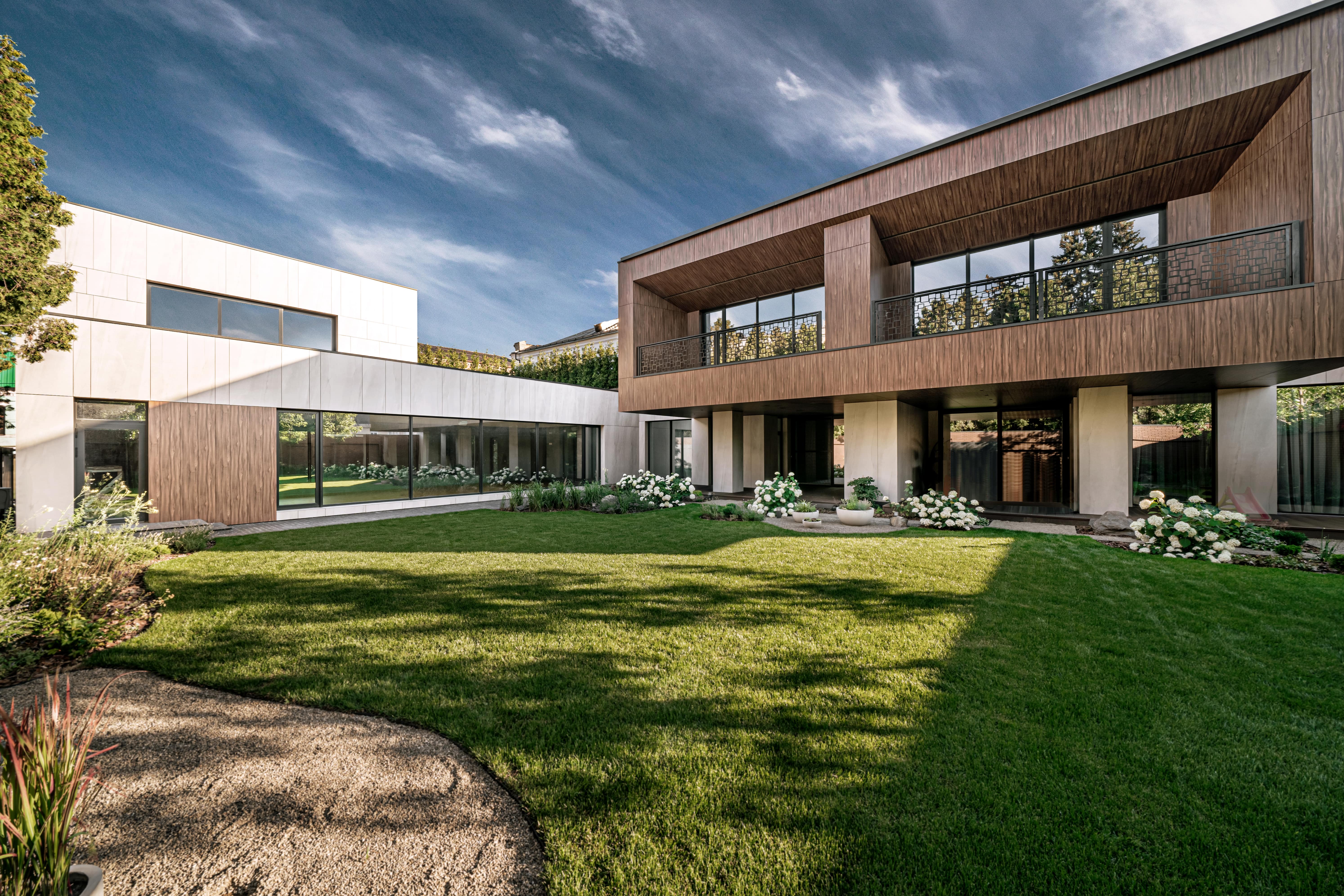 Приватний будинок Twin House